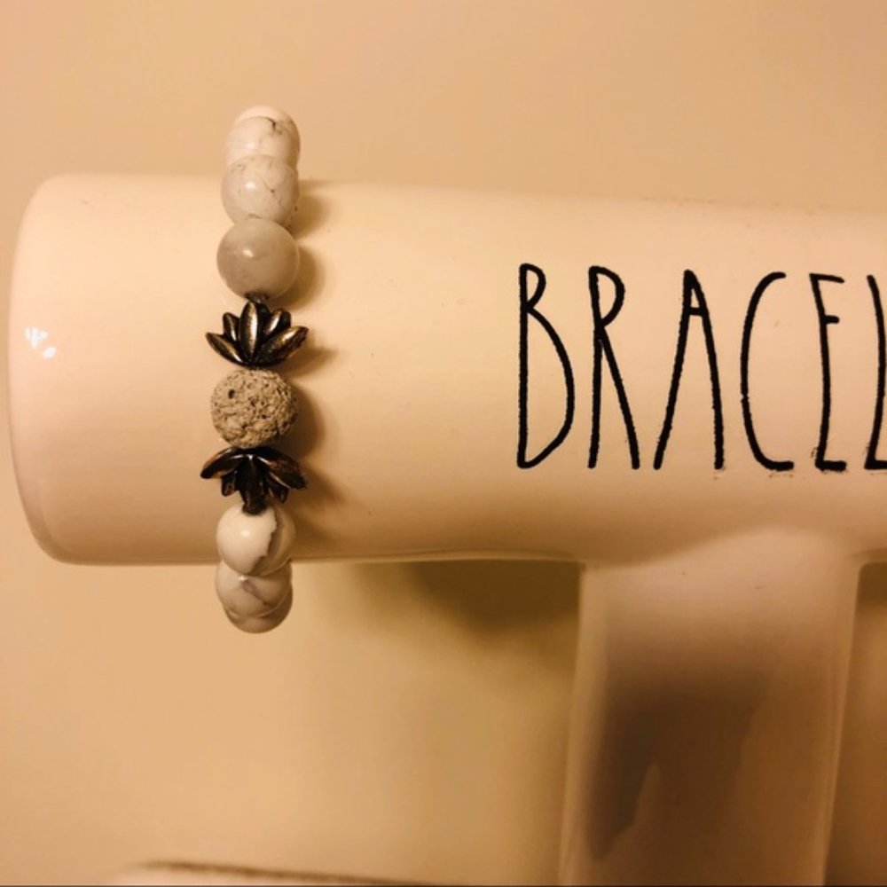 White marble Beaded Bracelet elastic leaf detail